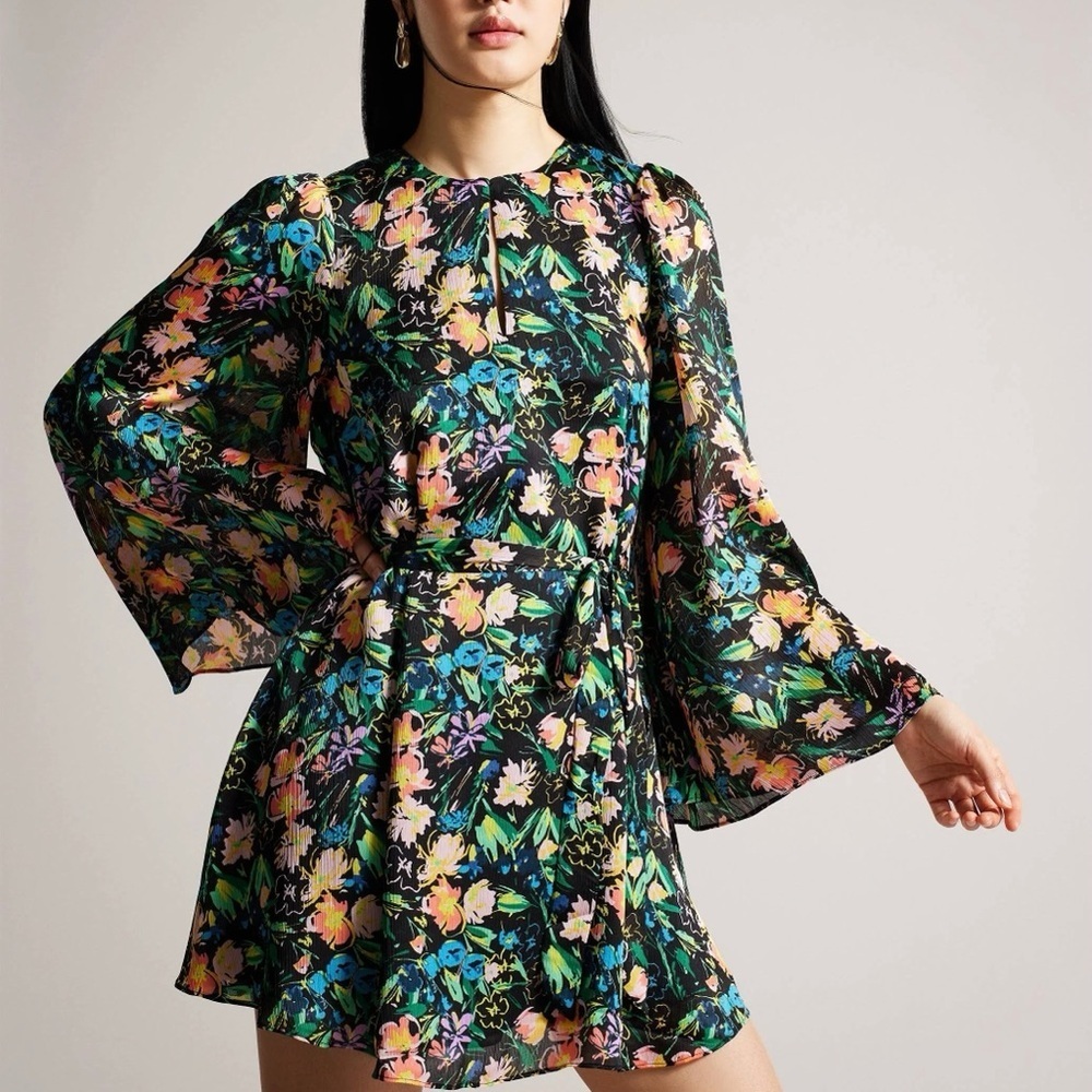 Ted Baker NWT Dorethi Dress Black Floral Sketchy Magnolia Bell Sleeve 4 US Large